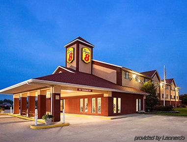 Super 8 By Wyndham Salem Motel Exterior photo